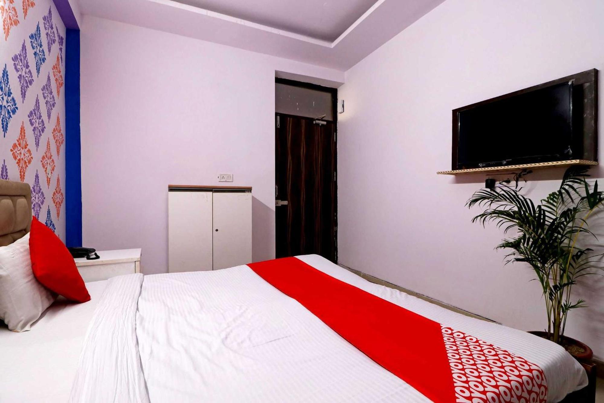 Hotel O Aaradhya Residency Noida Eksteriør billede