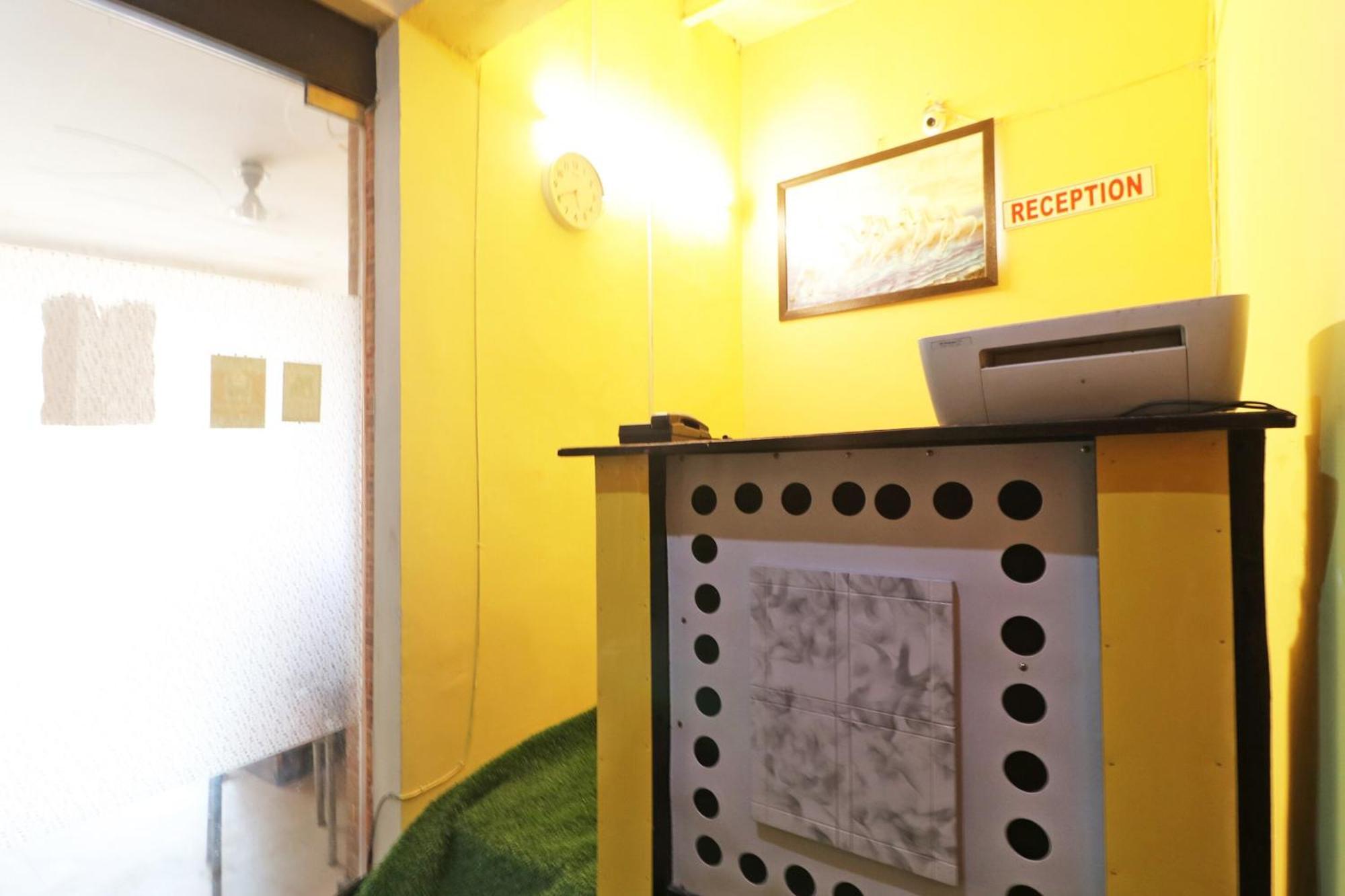 Hotel O Aaradhya Residency Noida Eksteriør billede